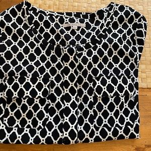 Women’s GAP Blouse silky feel black and white size M
